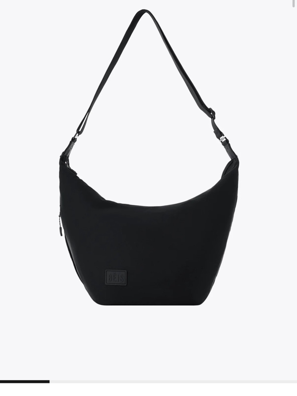 Beis Crescent Catchall 
in Black *NWT